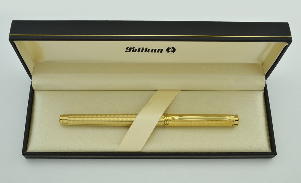 Pelikan New Classic P395 Fountain Pen - GP Guilloche, Gold Trim